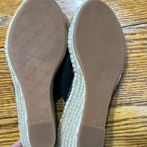 Johnston & Murphy black suede espadrilles w/wedge heel.  Good condition. Size 9. - Picture 8 of 8